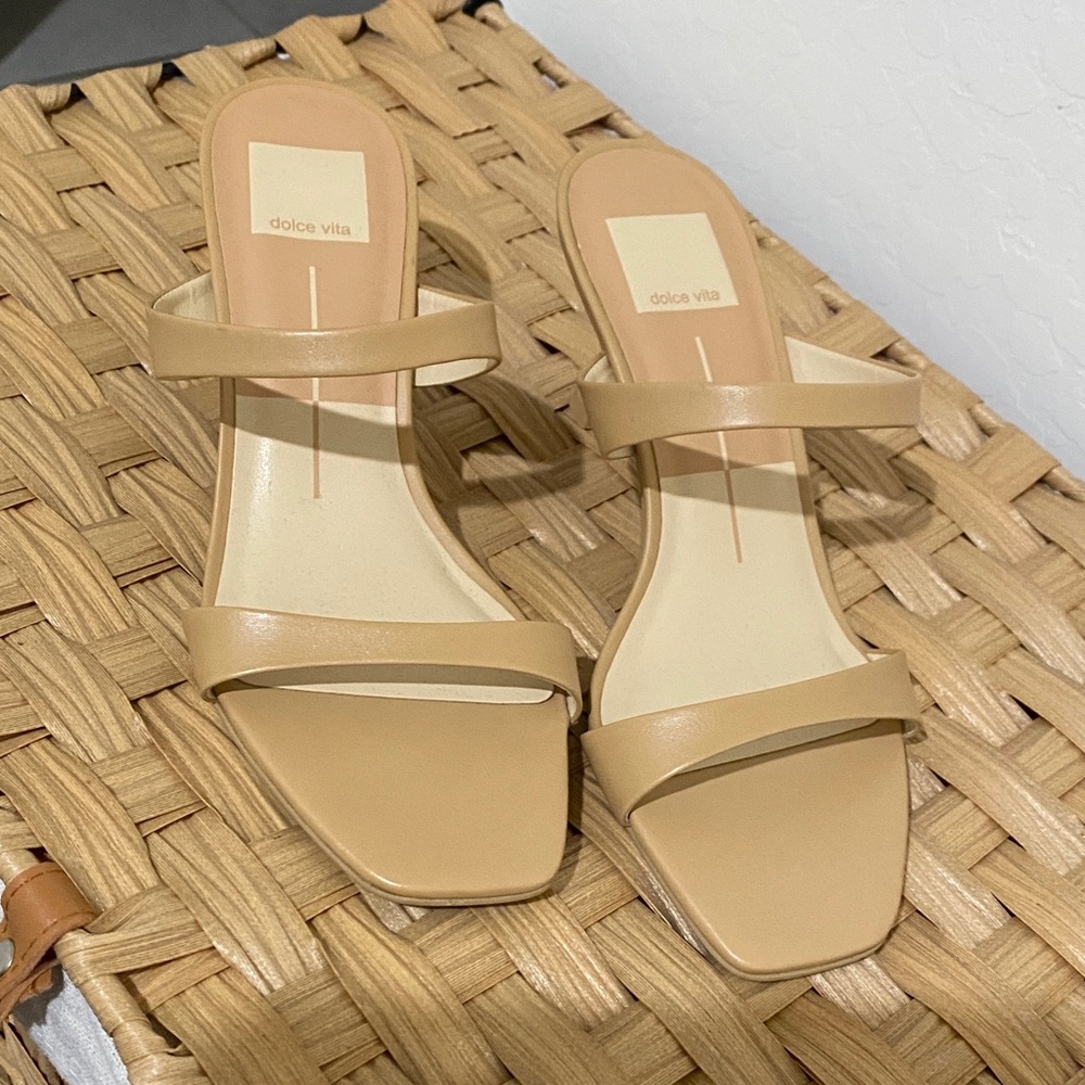 Dolce Vita Women's Beige Sandals
